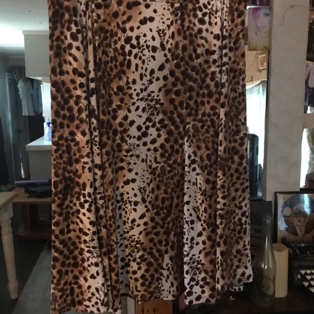 Flirty leopard print skirt